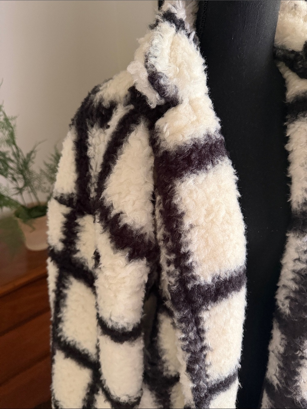 DAVI & DANI Cream and Black Plaid Teddy Coat medium - Picture 2 of 14